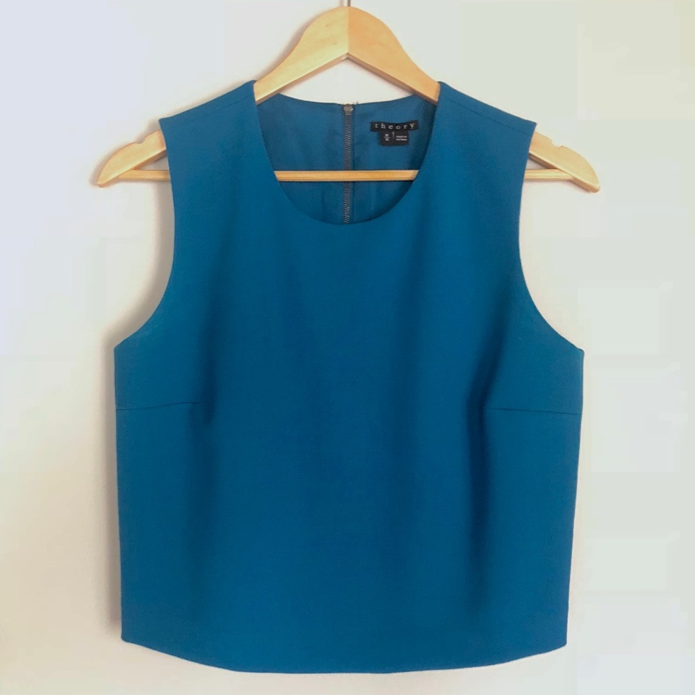 Theory Cyan Crop Top! 🦋